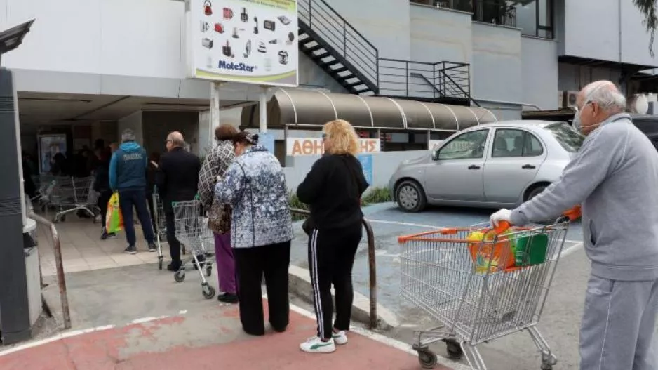 ΔΙΑΤΑΓΜΑ/Μόνο ευπαθείς ομάδες σε υπεραγορές & φαρμακεία μέχρι τις 10 π.μ.