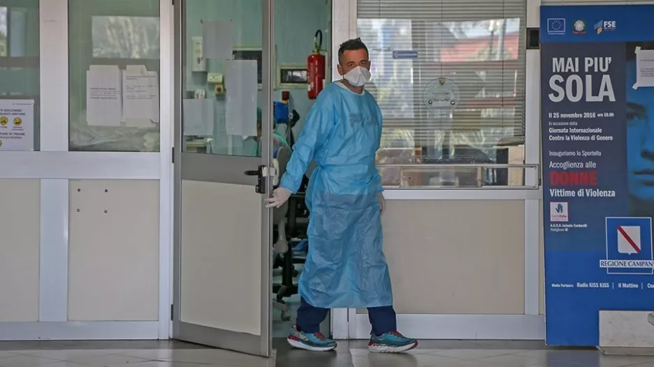 Κορωνοϊός στην Ιταλία: Σχεδόν 5.000 οι νεκροί - Άλλοι 793 πέθαναν