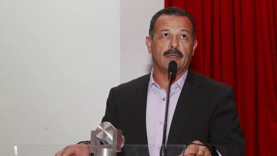 ΚΟΥΛΟΥΜΠΡΗΣ/"Ακραία περίπτωση να μην πάνε οι προπονητές"