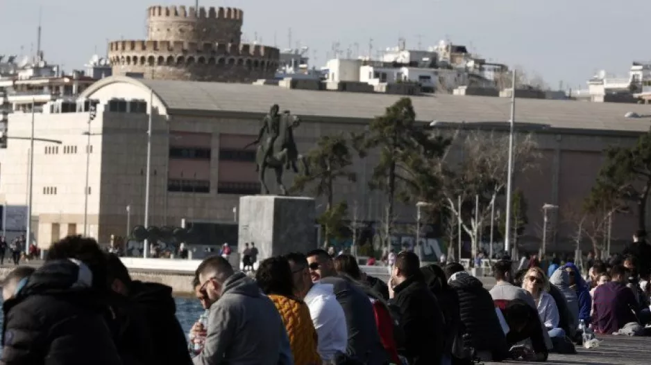 Θεσσαλονίκη: Στήνουν 400 κιγκλιδώματα 