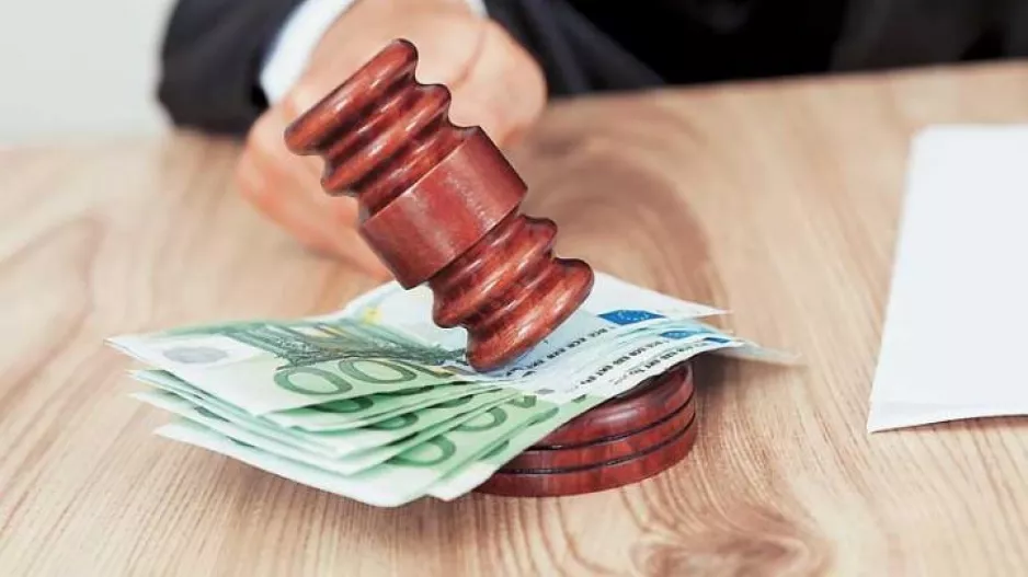 Πρόστιμο 5.000 ευρώ!