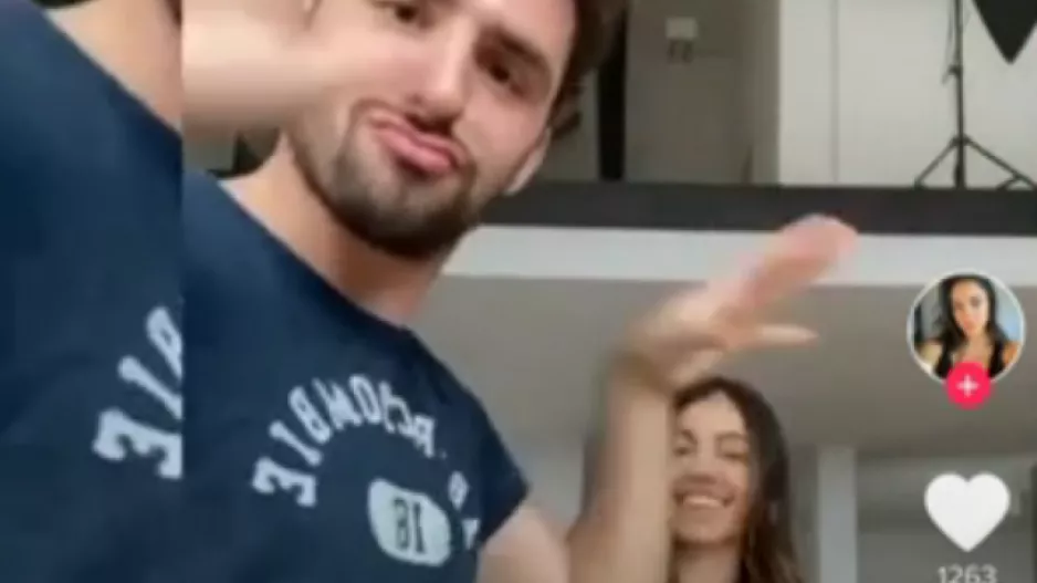 "Έλιωσε" στο Tik-Tok (Βίντεο)
