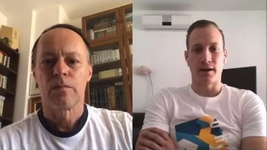ΛΑΝΓΚ μέσω skype... "Δεν το διακινδυνεύουν στην Ομόνοια/Δεν μπορεί να επιστρέψει η οικογένεια μου"