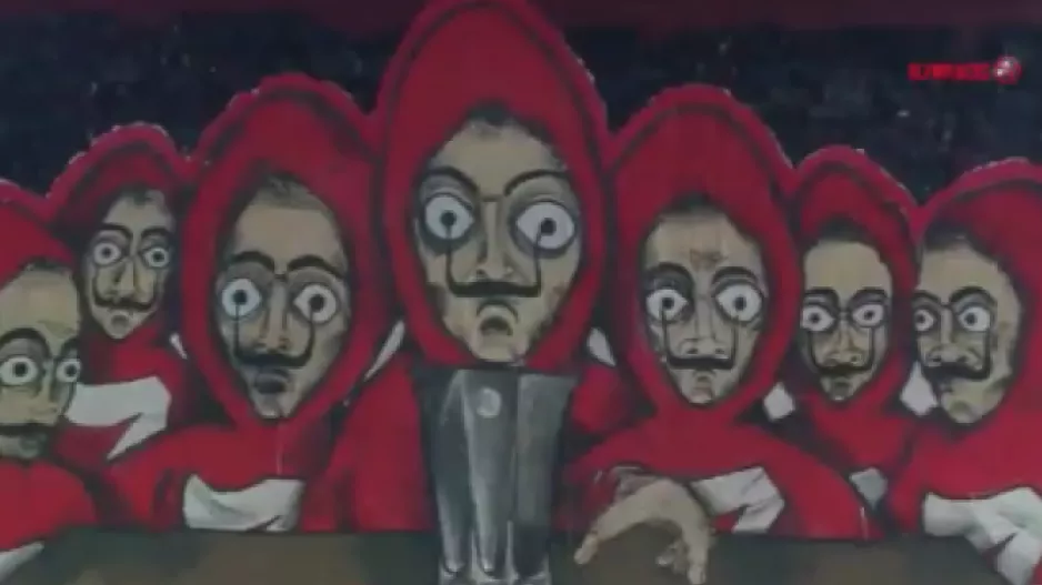Ερυθρόλευκο μήνυμα με Casa de Papel (Βίντεο)