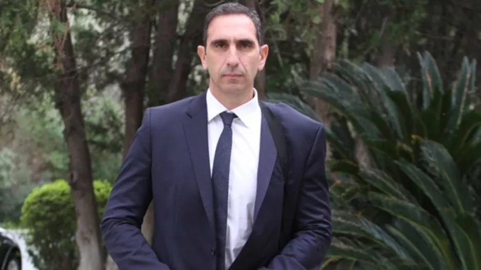 ΞΕΚΑΘΑΡΟΣ ο Υπουργός