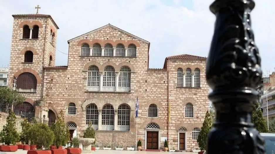 ΠΑΟΚ: Μένει σπίτι αλλά σε πηγαίνει Εκκλησία