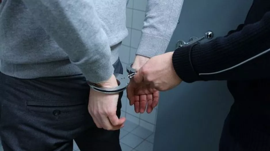 ΛΕΥΚΩΣΙΑ/ Τον σταμάτησαν για έλεγχο και του φόρεσαν χειροπέδες για ναρκωτικά