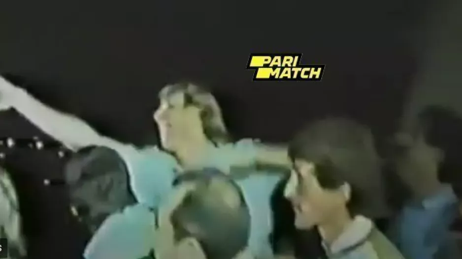 ΕΞΩΣΤΗΣ 1986/Ο Μουρς αποθεώνεται από τους ΑΠΟΕΛίστες (σπάνιο βίντεο)