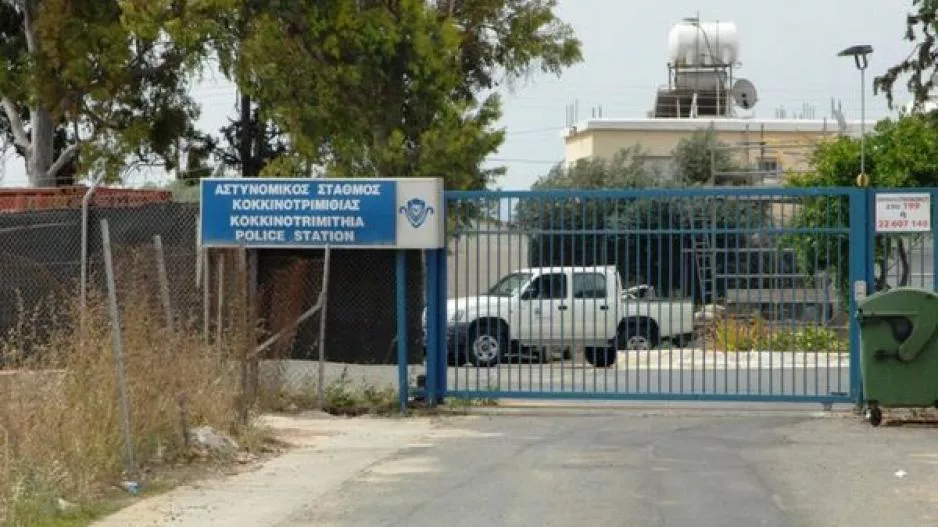 Εργαζόμενος σε νοσοκομείο και αστυνομικός στα νέα κρούσματα