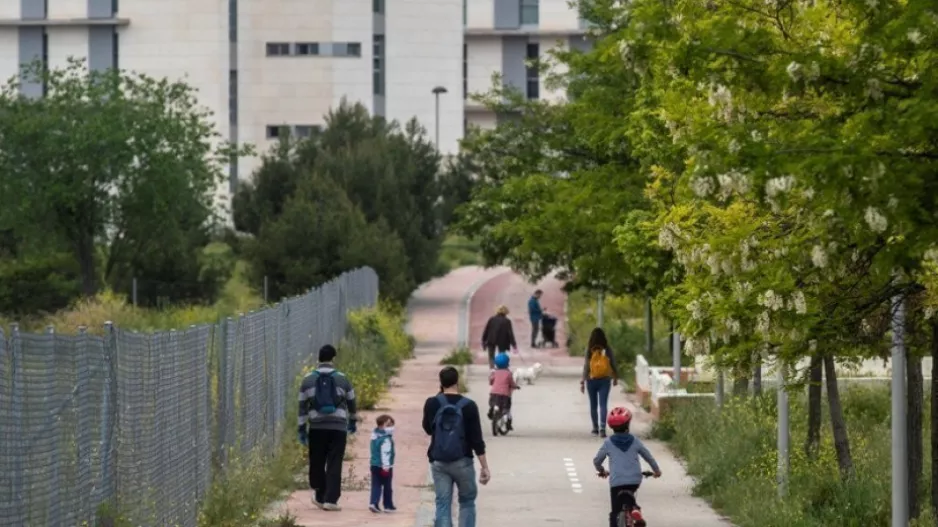 Μετά από 1,5 μήνα τα παιδιά βγήκαν από το σπίτι για πρώτη φορά!