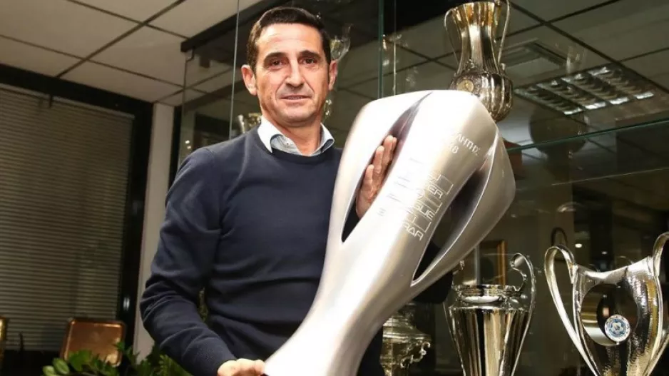 Χιμένεθ: «Περήφανος που προασπίστηκα το έμβλημά σου ΑΕΚάρα»!