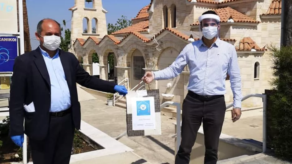 ΑΞΙΕΠΑΙΝΗ κίνηση: "500 μάσκες προστασίας στην 7η Μ.Τ. Π/300 μάσκες στο Κέντρο Προσφοράς και Αγάπης"