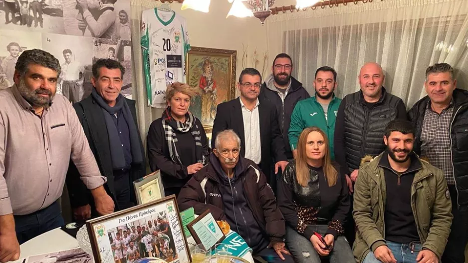Αναλαμβάνει τα έξοδα της κηδείας η Αναγέννηση, μεσίστια η σημαία στο οίκημα