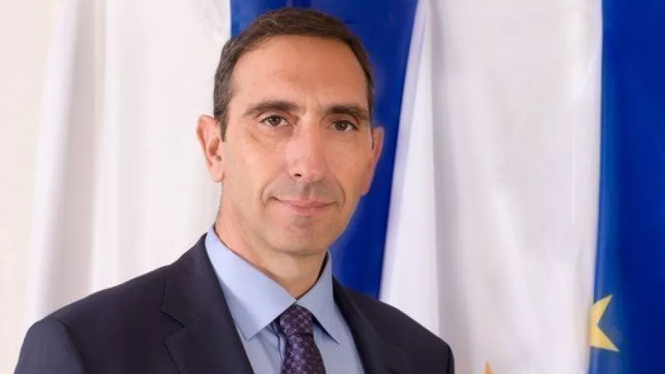 ΤΟΠΟΘΕΤΗΣΗ για το βίντεο με το "στο τέλος της ημέρας είναι μια απλή γρίπη"