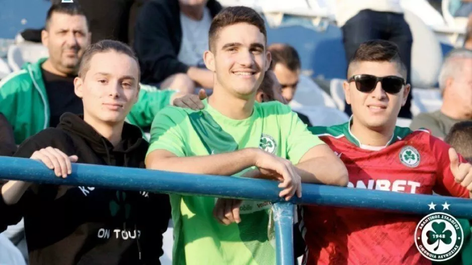 Νέα γενιά με χαμόγελα 