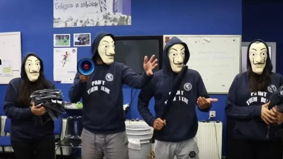 "Στην δική μας πρεμιέρα γίναμε viral/ Μένουμε σπίτι για να επιστρέψουμε..."