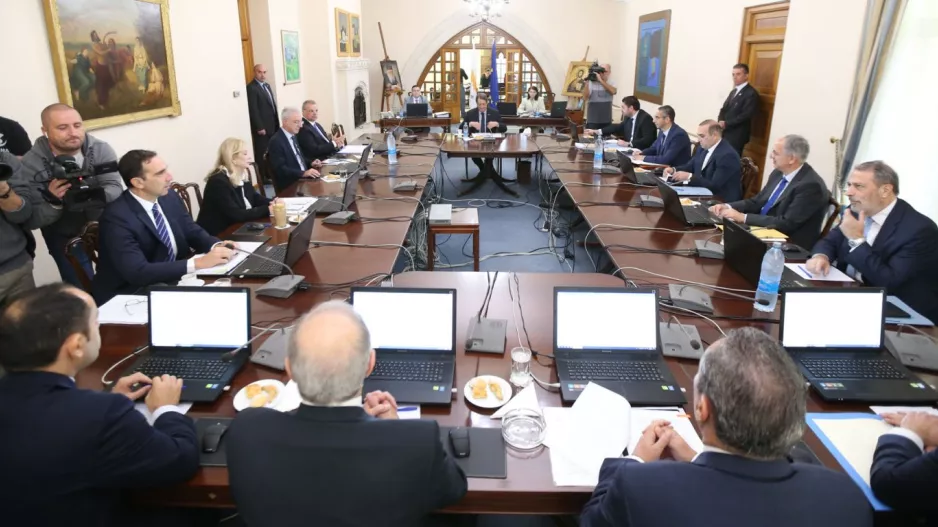 Έναρξη αγώνων: Η «μπάλα» στο Υπουργικό Συμβούλιο – Τα δεδομένα