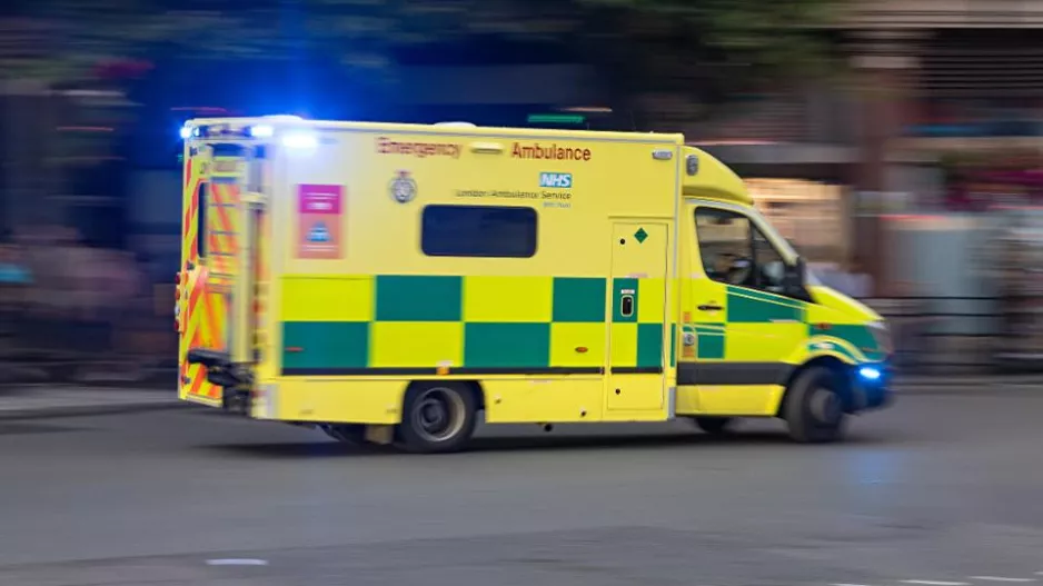 Συμμορία διακινούσε ναρκωτικά με ασθενοφόρο!