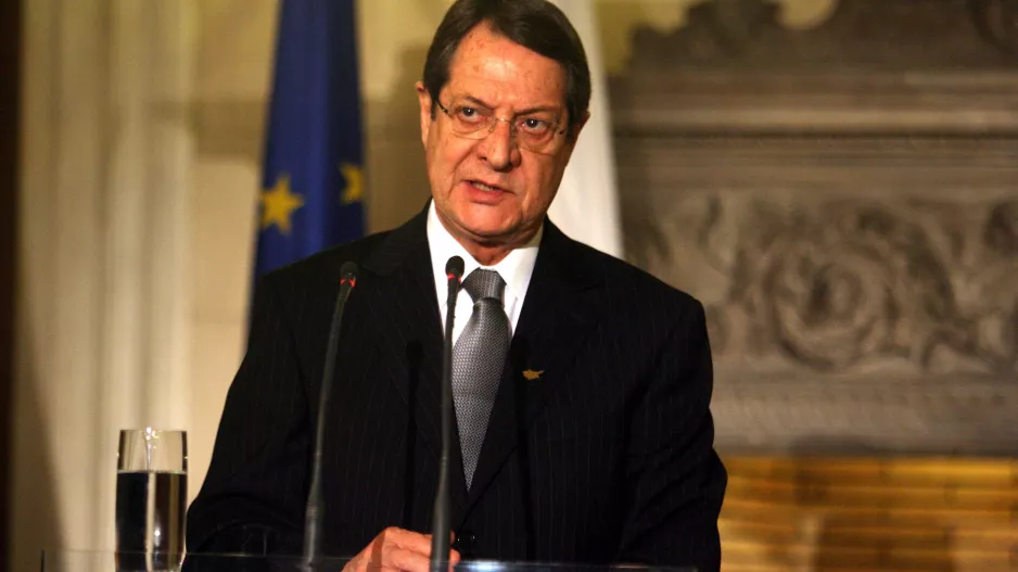 ΑΝΑΣΤΑΣΙΑΔΗΣ/ Μήνυμα αισιοδοξίας με... τραγούδι (Βίντεο)