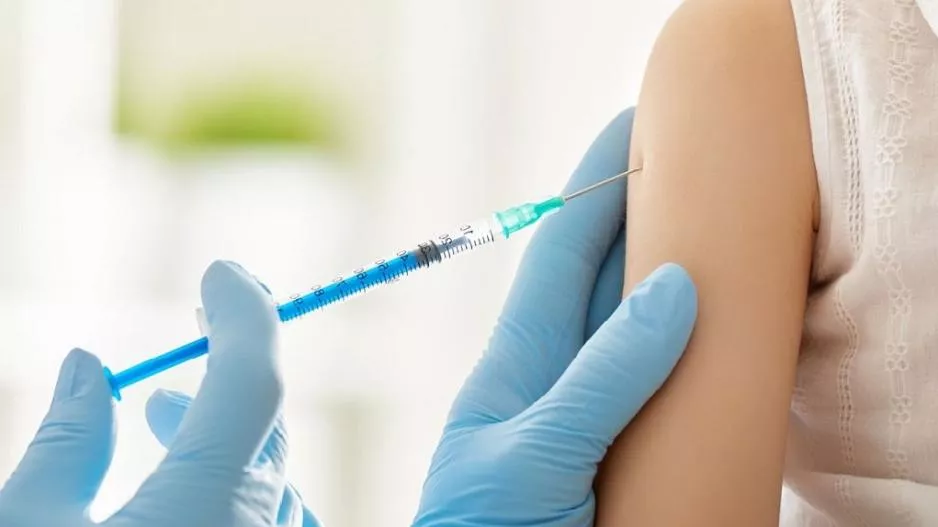  Απαραίτητοι οι εμβολιασμοί ρουτίνας κατά τη διάρκεια του ιού