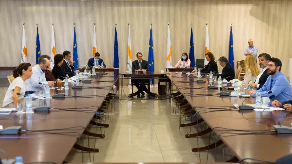 ΞΕΚΛΕΙΔΩΜΑ/ Διήμερο αποφάσεων στο Προεδρικό