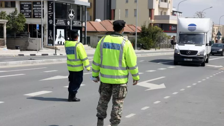 12 ώρες/ 111 καταγγελίες οδηγών και πεζών