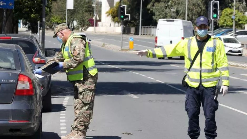 74 καταγγελίες σε ελέγχους πεζών και οχημάτων