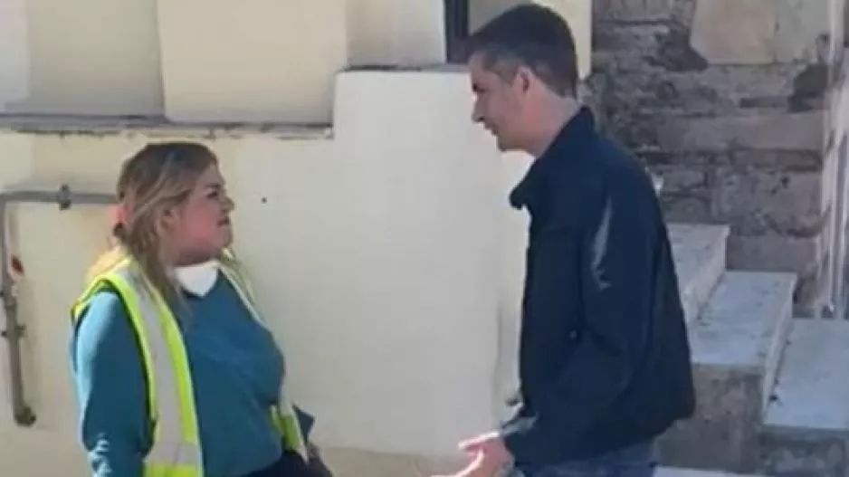 ΑΘΗΝΑ/Βρήκε 19 000 Ευρώ και τα παρέδωσε!