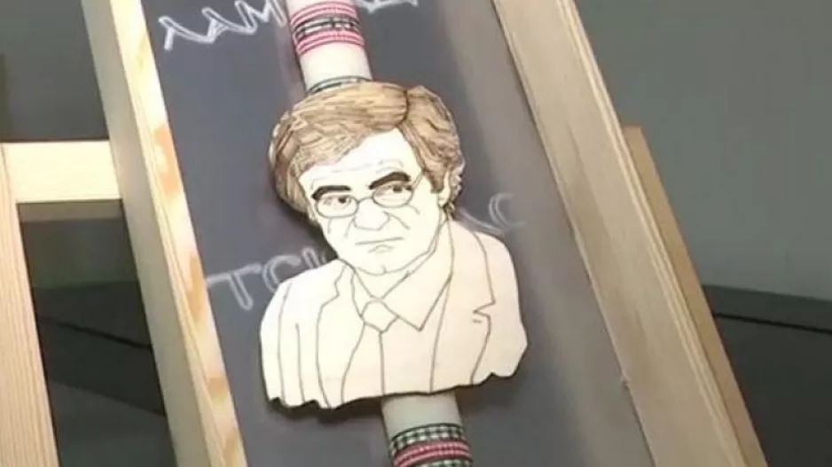 Λαμπάδα...Τσιόδρας!