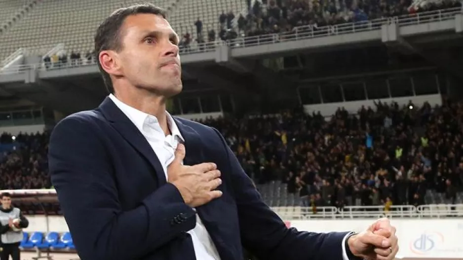 «Στην Ελλάδα οι δημοσιογράφοι μαθαίνουν τα πάντα»