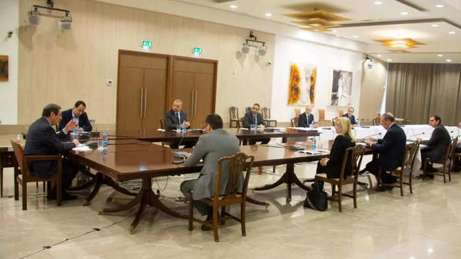 Το "ξεκλείδωμα" στο τραπέζι - Σήμερα η διυπουργική