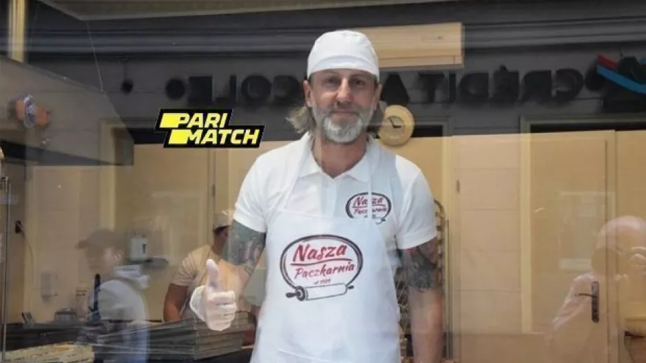 Ο Καμίλ Κοσόφσκι... πουλάει ντόνατς!