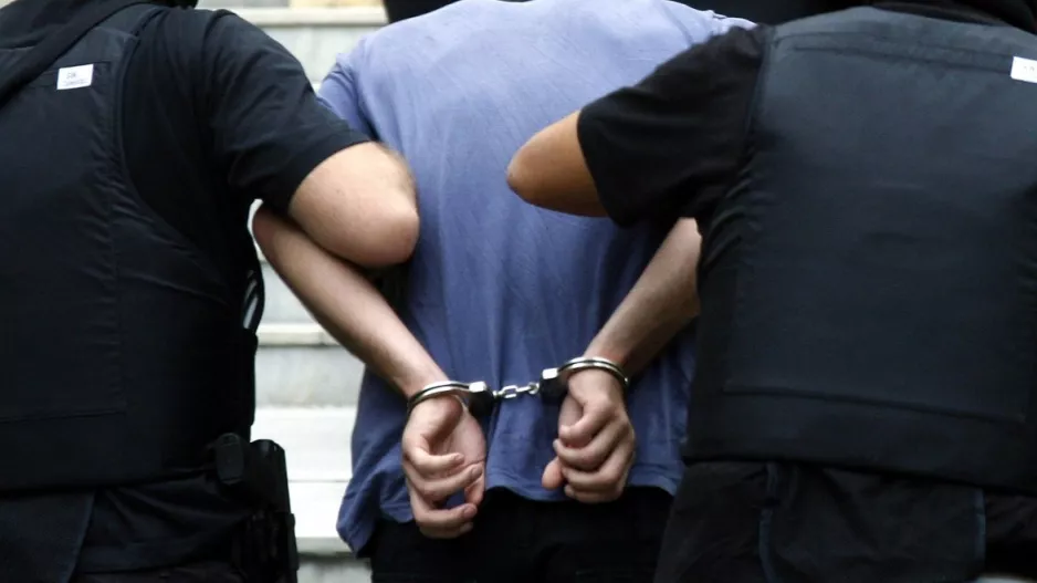 ΕΛΛΑΔΑ/ Έκαψε ζωντανό τον πατέρα του επειδή του μίλησε "ειρωνικά"