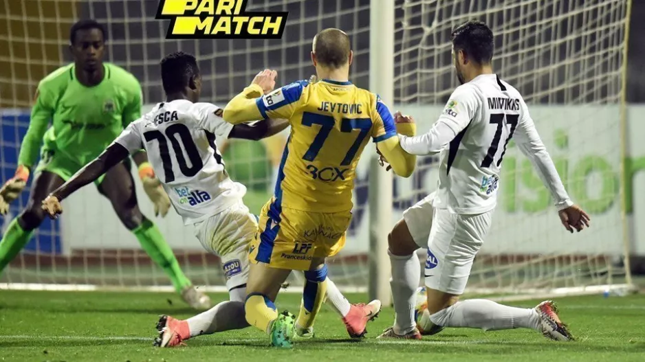 ΦΕΥΓΕΙ με... 8-0!!!