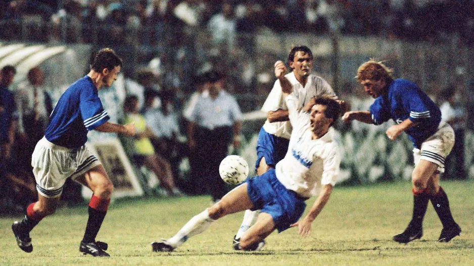 (Φώτος) Θυμάται την Ρέιντζερς το 1995 η Ανόρθωση 