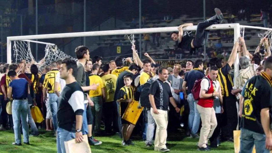 Η 4άρα και το ξύλο στην τελευταία «παράσταση» στο «Νίκος Γκούμας» (βίντεο)