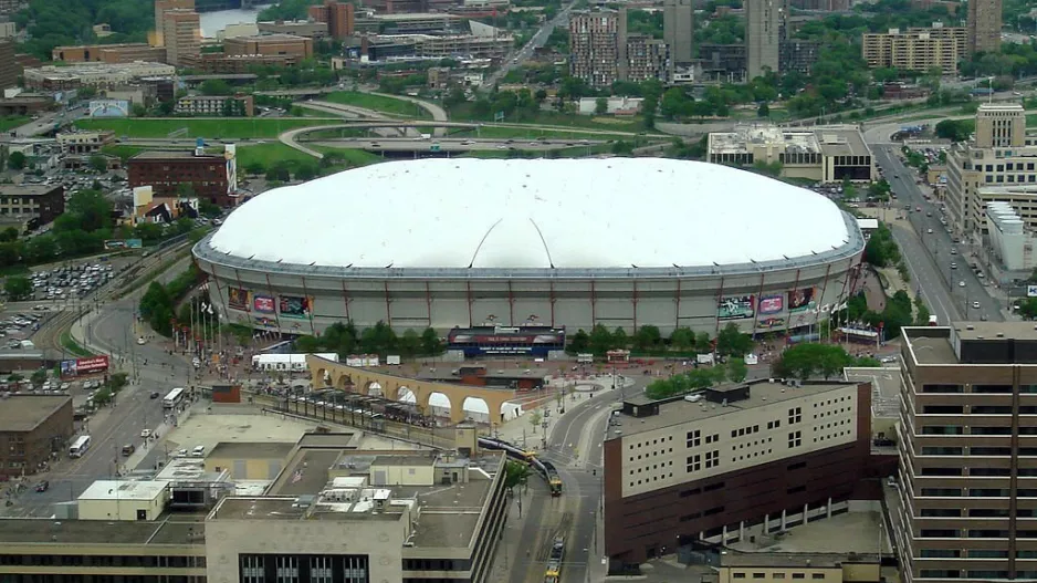 (Ομόνοια) Hubert Humphrey Metrodome!
