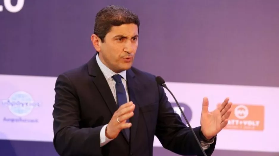 Αυγενάκης: «Έχουμε λάβει το αίτημα της Σούπερ Λιγκ 1 για ομαδικές προπονήσεις»