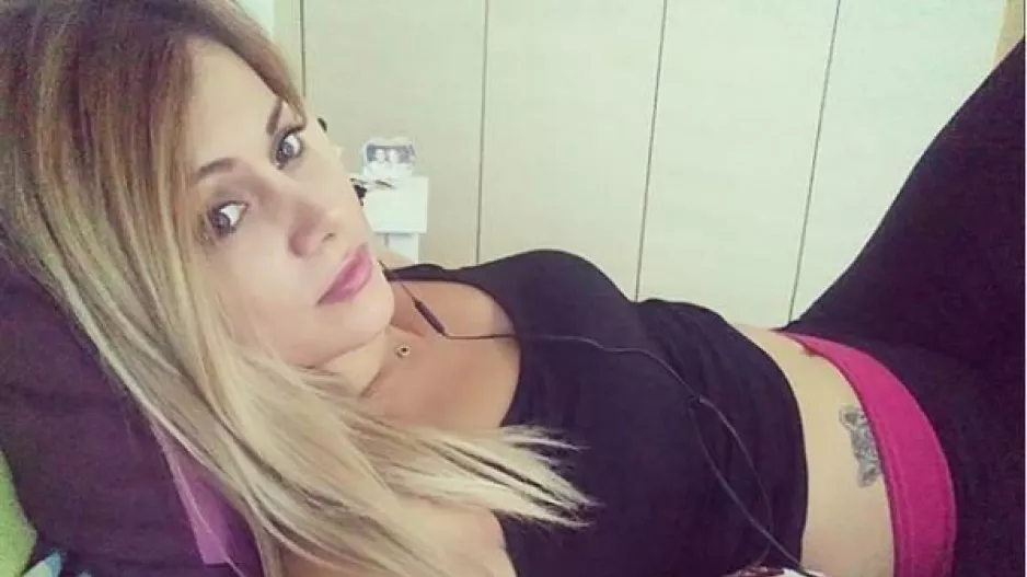 Στάζει... μέλι η Μαίρη