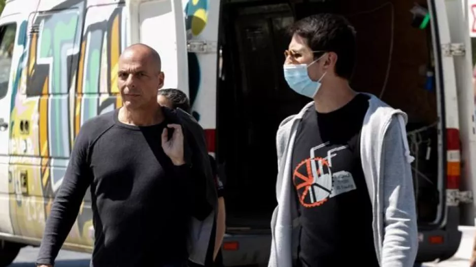 Πήγε στο Σύνταγμα χωρίς μάσκα