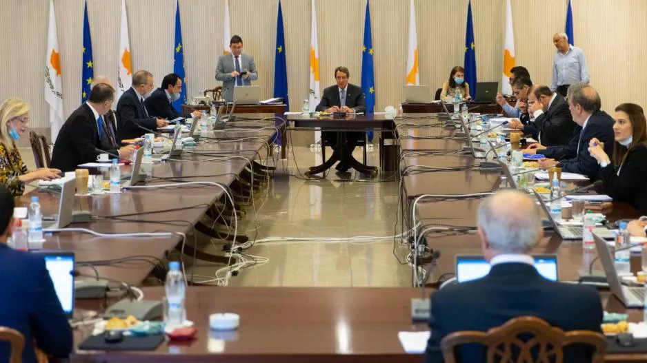 Ενώπιον του υπουργικού νέα μέτρα για επιστροφή στην κανονικότητα
