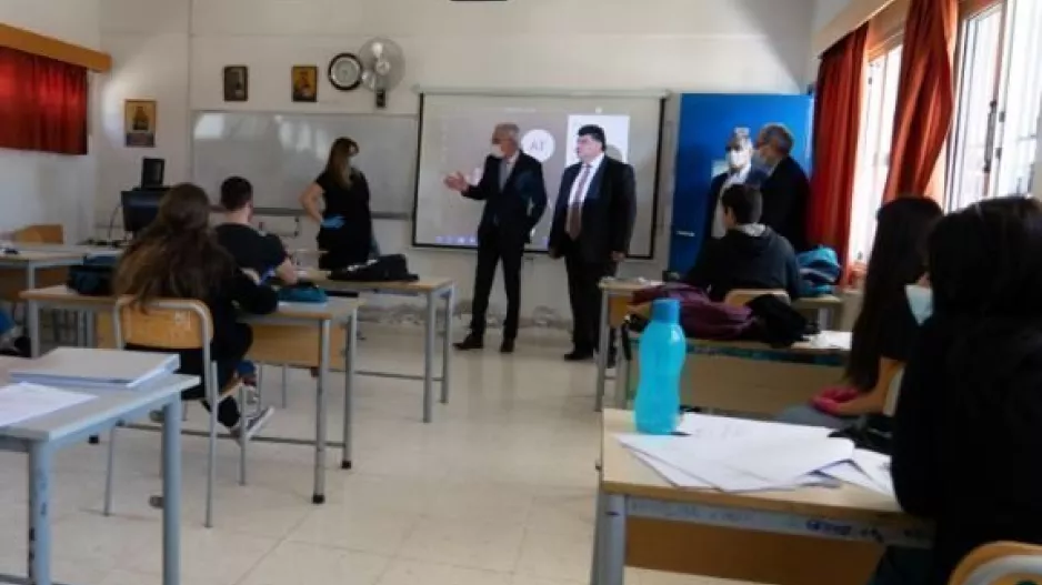 Ένα κρούσμα στα σχολεία