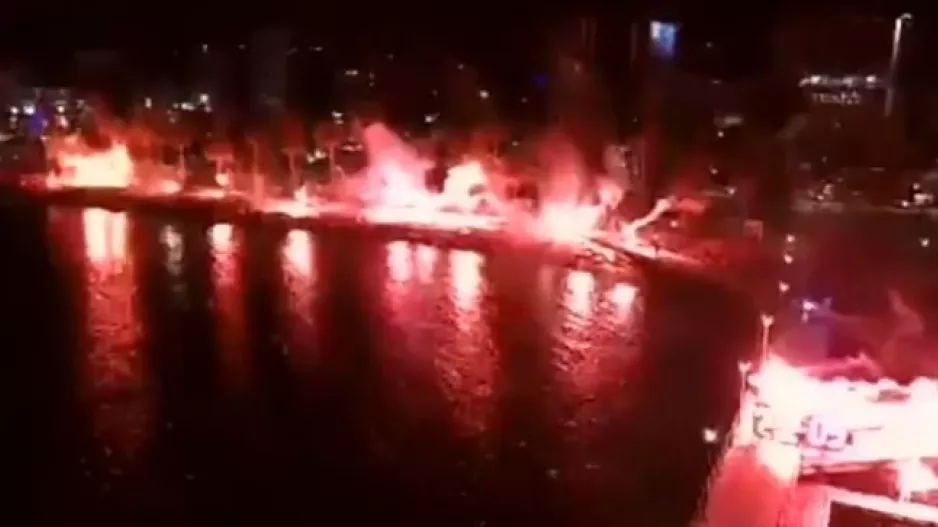 Οι "φυγάδες" το... γιόρτασαν παραλιακά