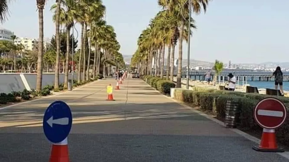ΦΩΤΟ/Διαχωρίστηκε με κώνους ο Μόλος