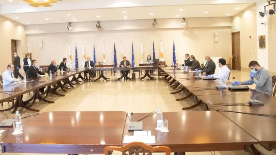 Παρέμβαση... ΠτΔ για τα σχολεία - Οι γονείς είναι προβληματισμένοι (ΣΥΣΚΕΨΗ)