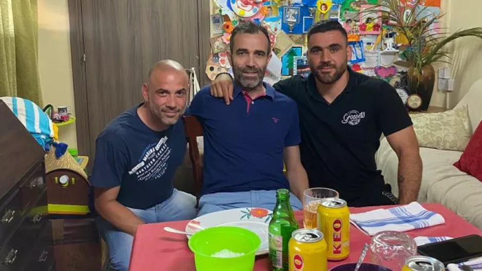 ΔΥΝΑΤΗ συνάντηση με τρίο ΡΕΦ!