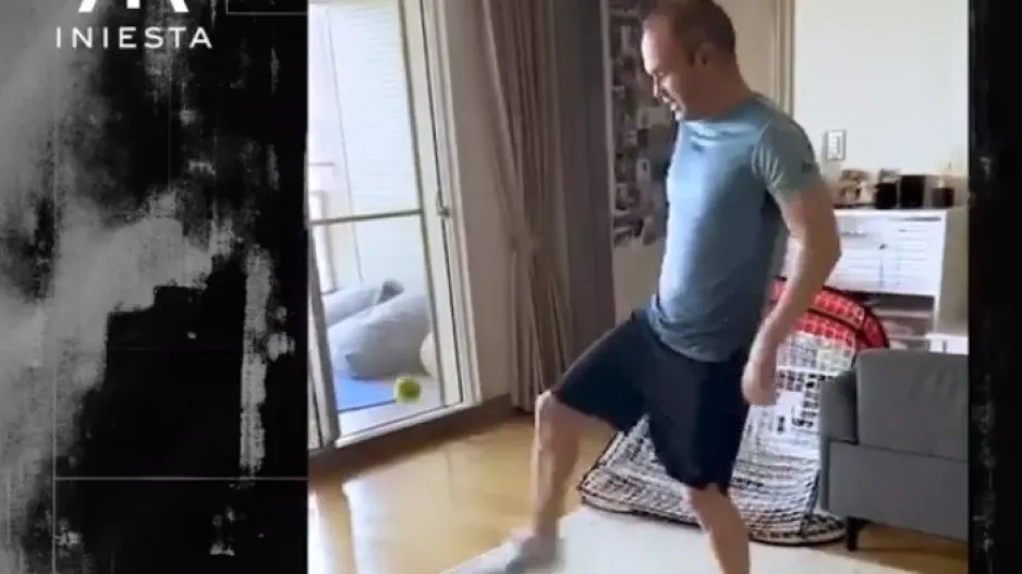 Με μπαλάκι του τένις!