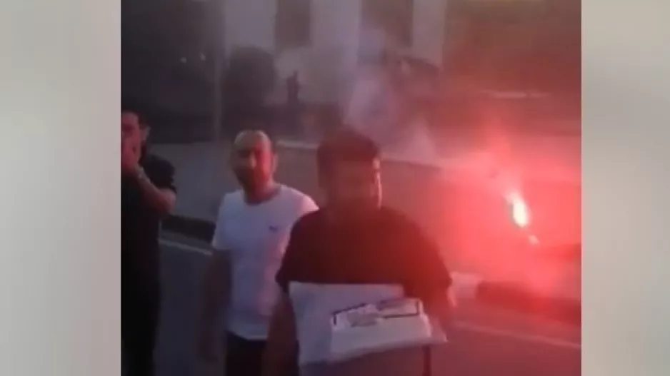 "Κάψαμε το Μενεού, έτσι γιορτάζουμε εμείς" (βίντεο)