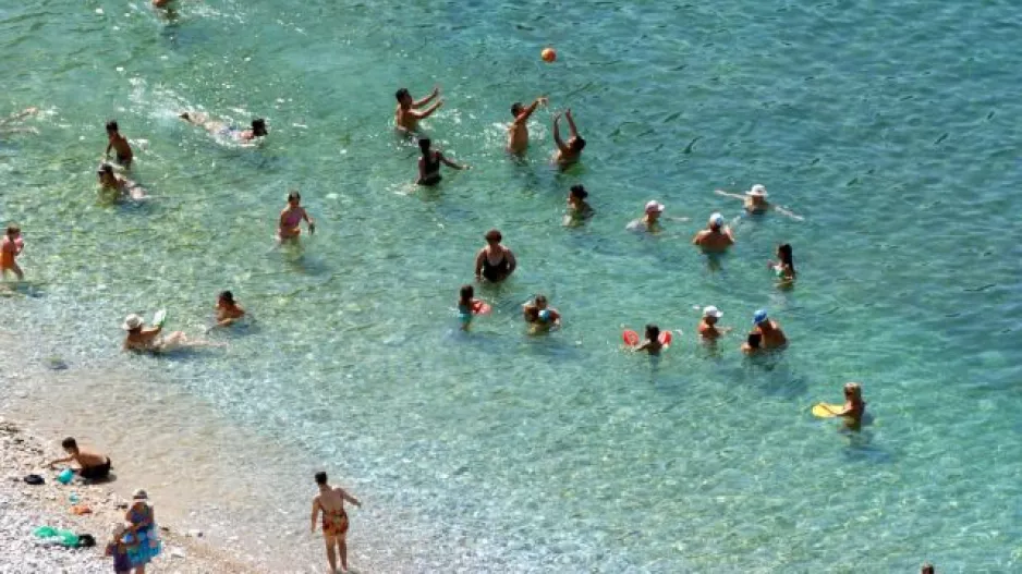 ΕΡΧΟΝΤΑΙ 40άρια-Πάμε θάλασσα με SMS