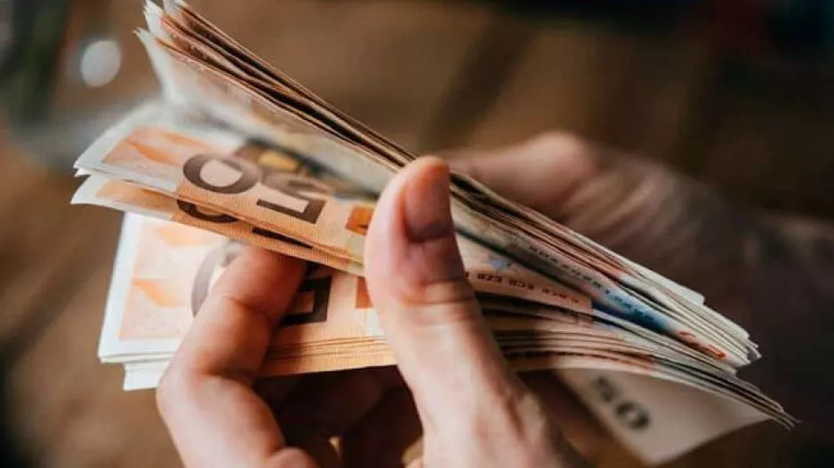 Ανακοινώθηκε νέο επίδομα €900 - Ποιοι το δικαιούνται